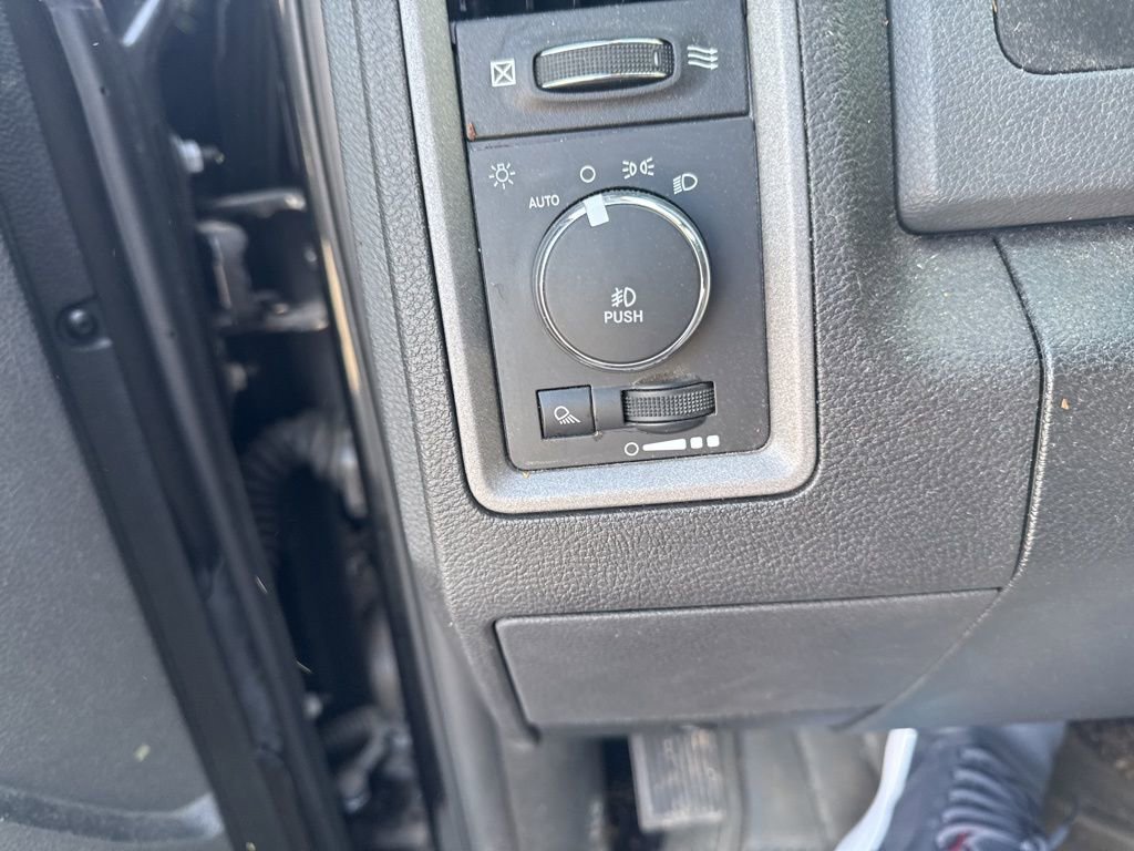 Used 2017 RAM 1500 Express w/ Express Value Package image 12