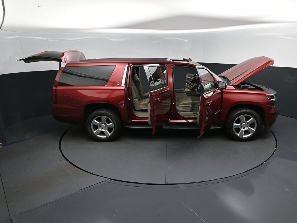 Used 2020 Chevrolet Suburban LT w/ Luxury Package RWD image 50