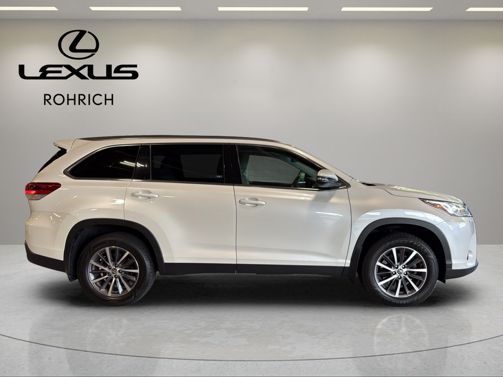 Used 2019 Toyota Highlander XLE AWD/4WD image 5