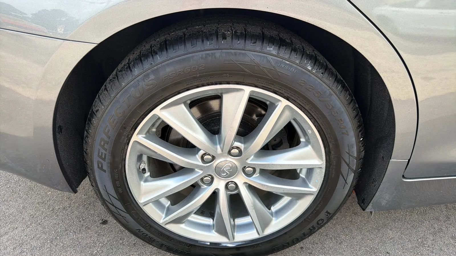 Used 2017 INFINITI Q50 3.0t Premium AWD/4WD image 32