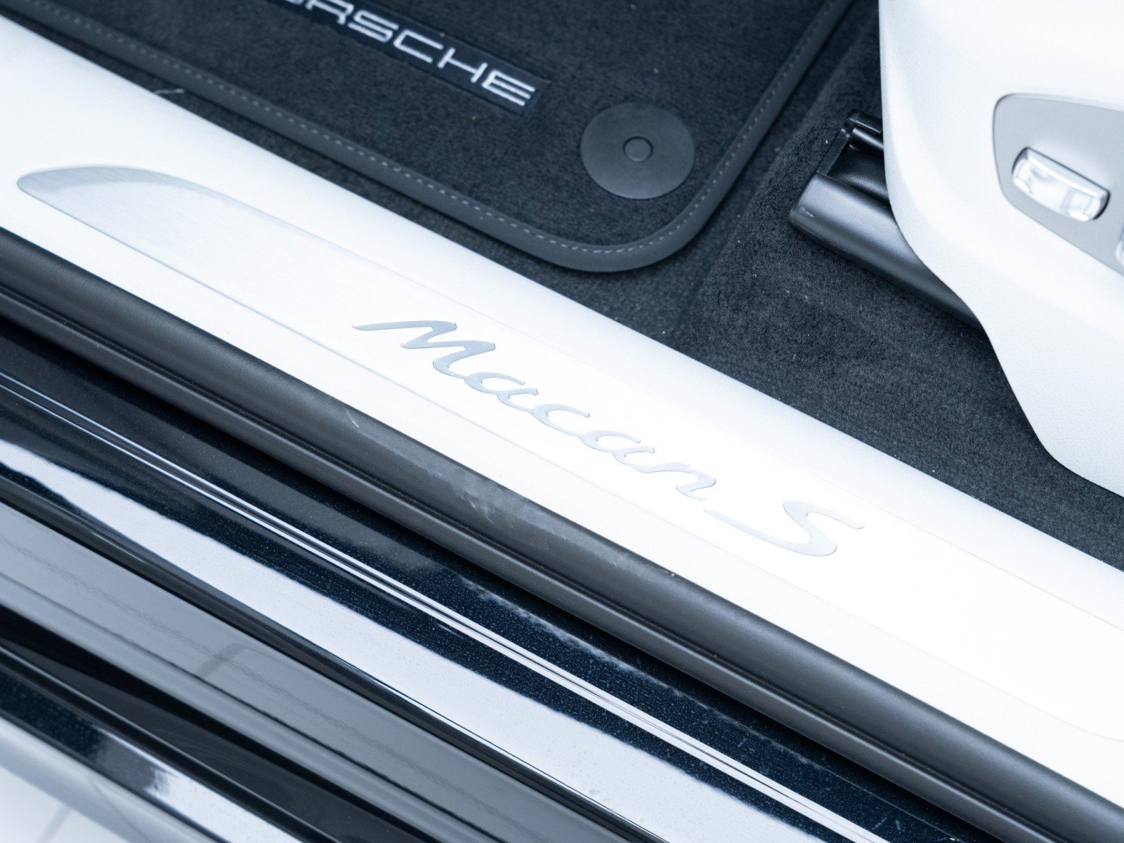 New 2026 Porsche Macan S image 15