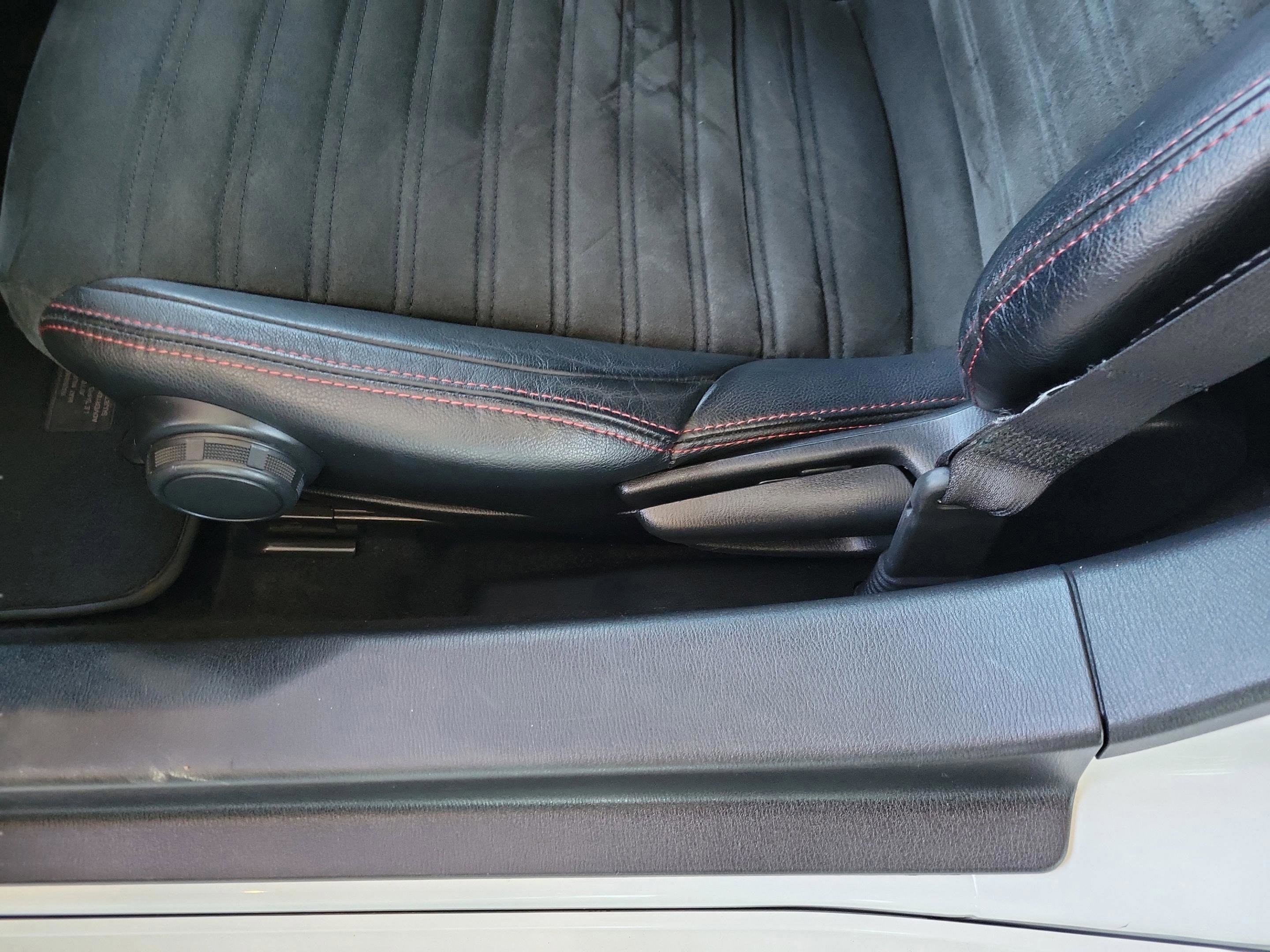 Used 2017 FIAT 124 Spider Abarth image 24