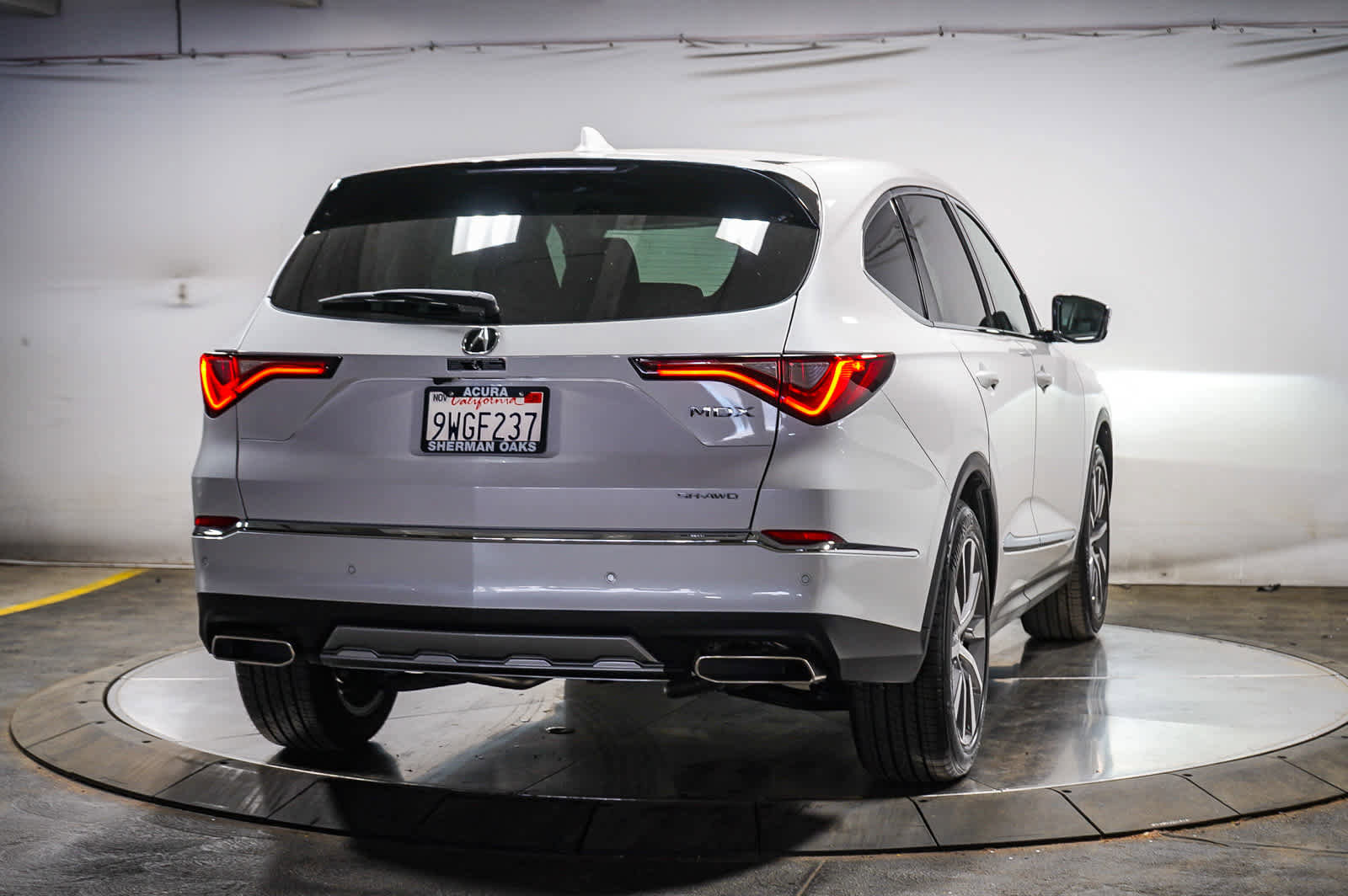 Used 2025 Acura MDX SH-AWD w/ Technology Package image 26
