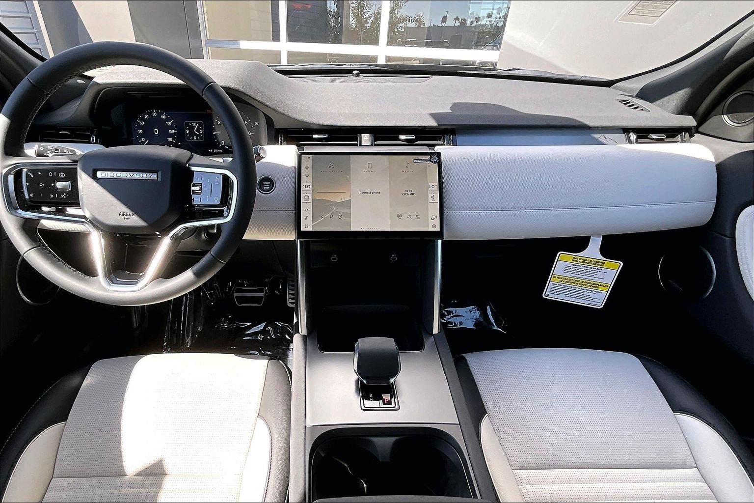 New 2026 Land Rover Discovery Sport Landmark AWD/4WD image 5