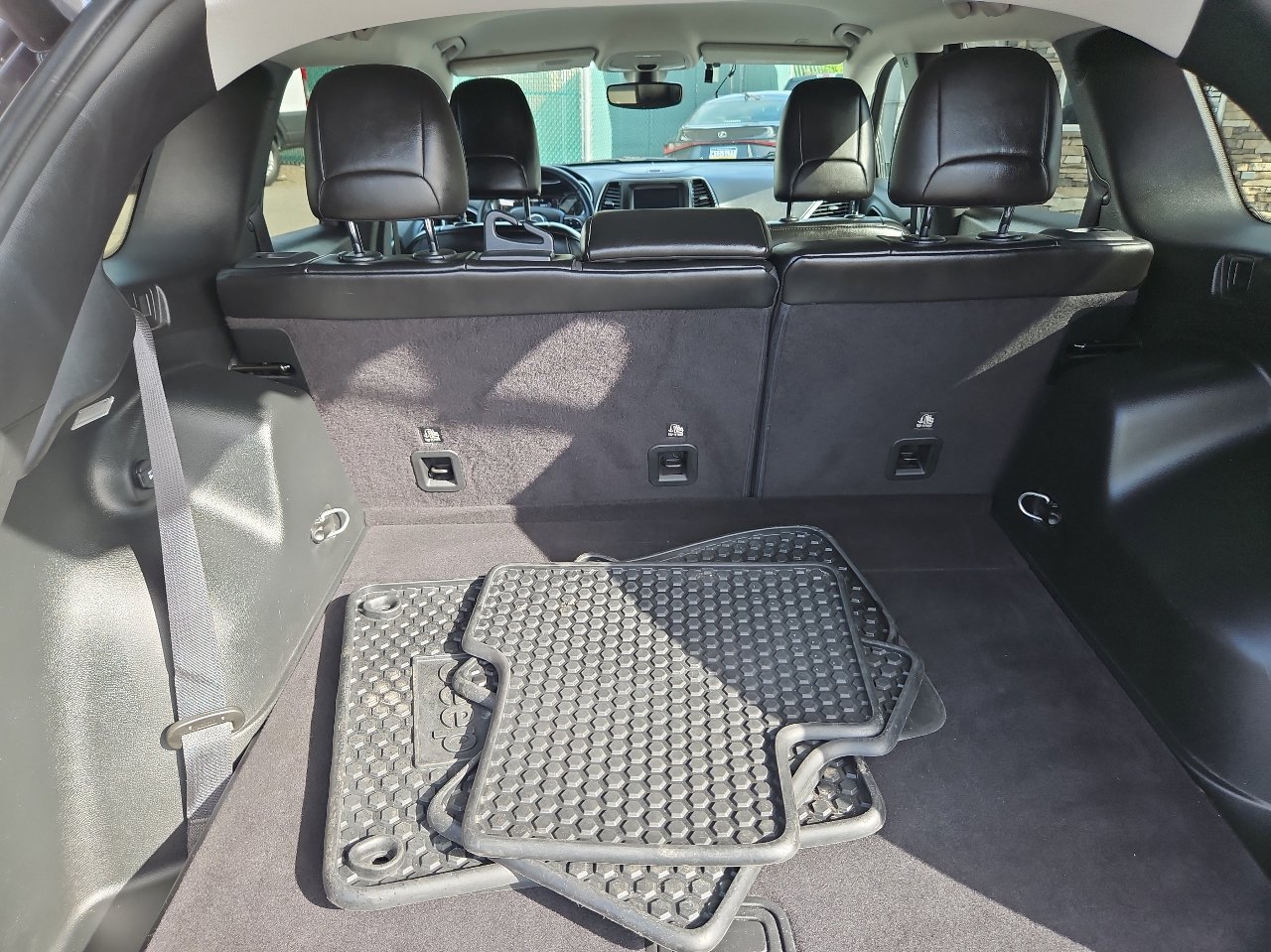 Used 2019 Jeep Cherokee Latitude Plus w/ Comfort/Convenience Group image 35