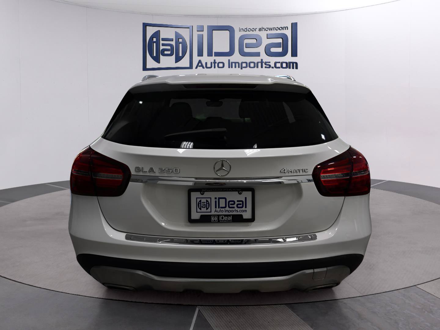 Used 2020 Mercedes-Benz GLA 250 4MATIC w/ Premium Package image 4