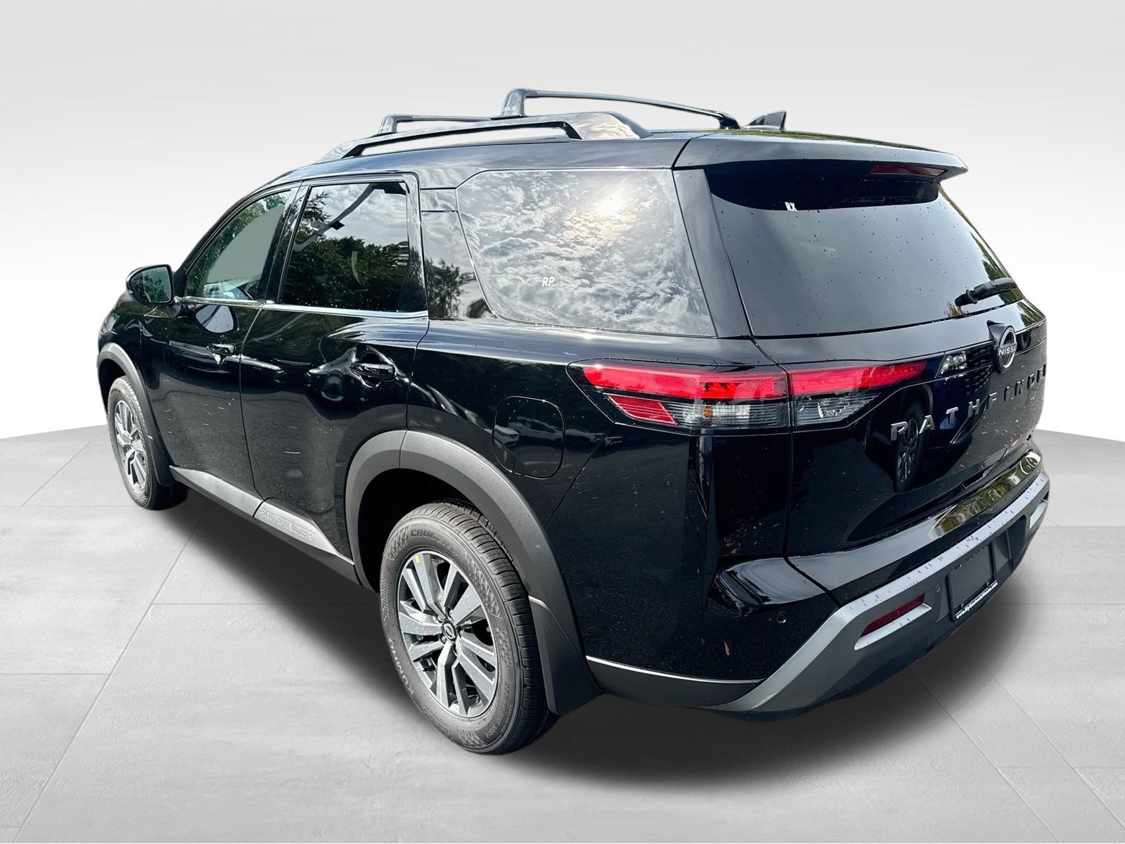 New 2026 Nissan Pathfinder SL FWD image 5