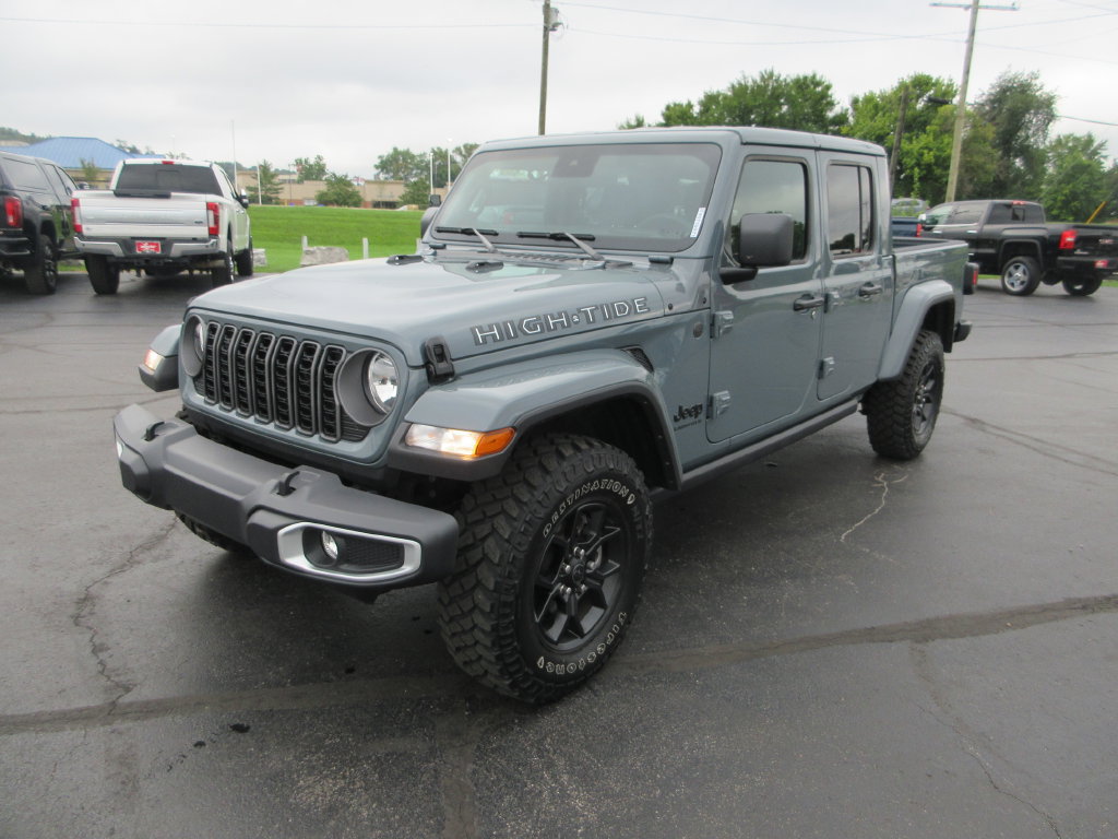 Used 2025 Jeep Gladiator Overland AWD/4WD image 11