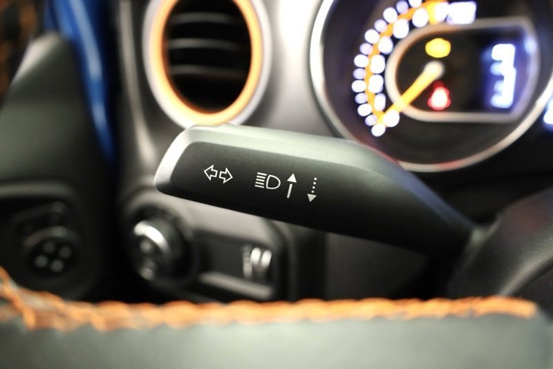 Used 2023 Jeep Gladiator Mojave w/ Cold Weather Group image 32