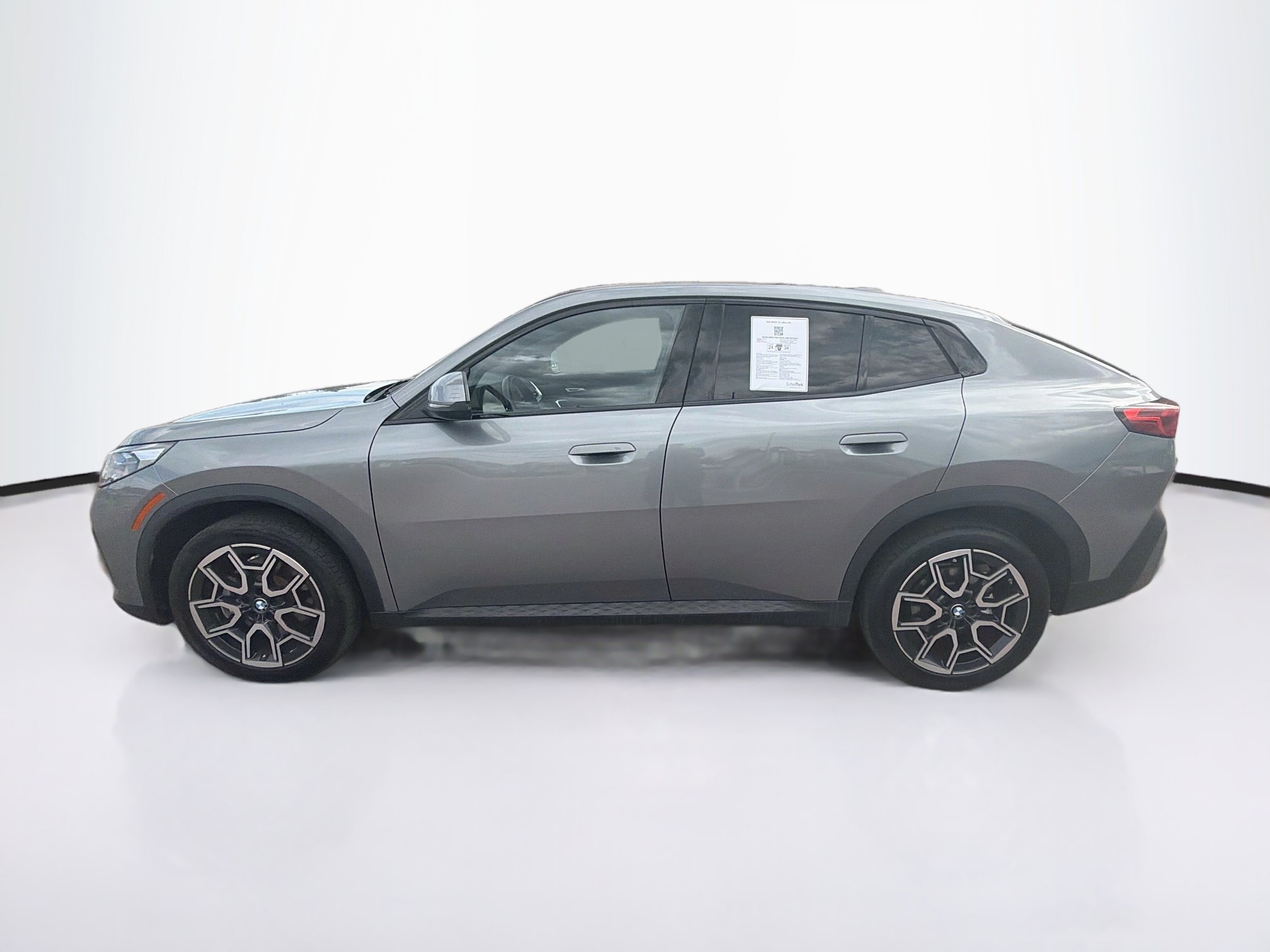 Used 2026 BMW X2 xDrive28i AWD/4WD image 4