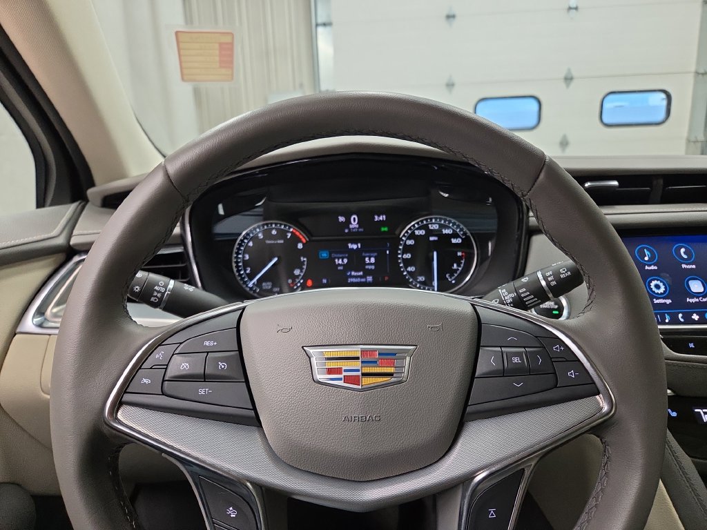 Used 2022 Cadillac XT5 Premium Luxury AWD/4WD image 24