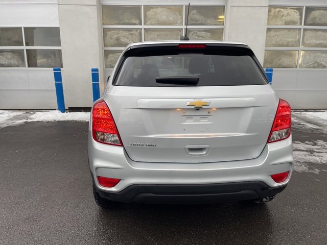 Used 2022 Chevrolet Trax LS w/ Tint and Cruise Package image 7