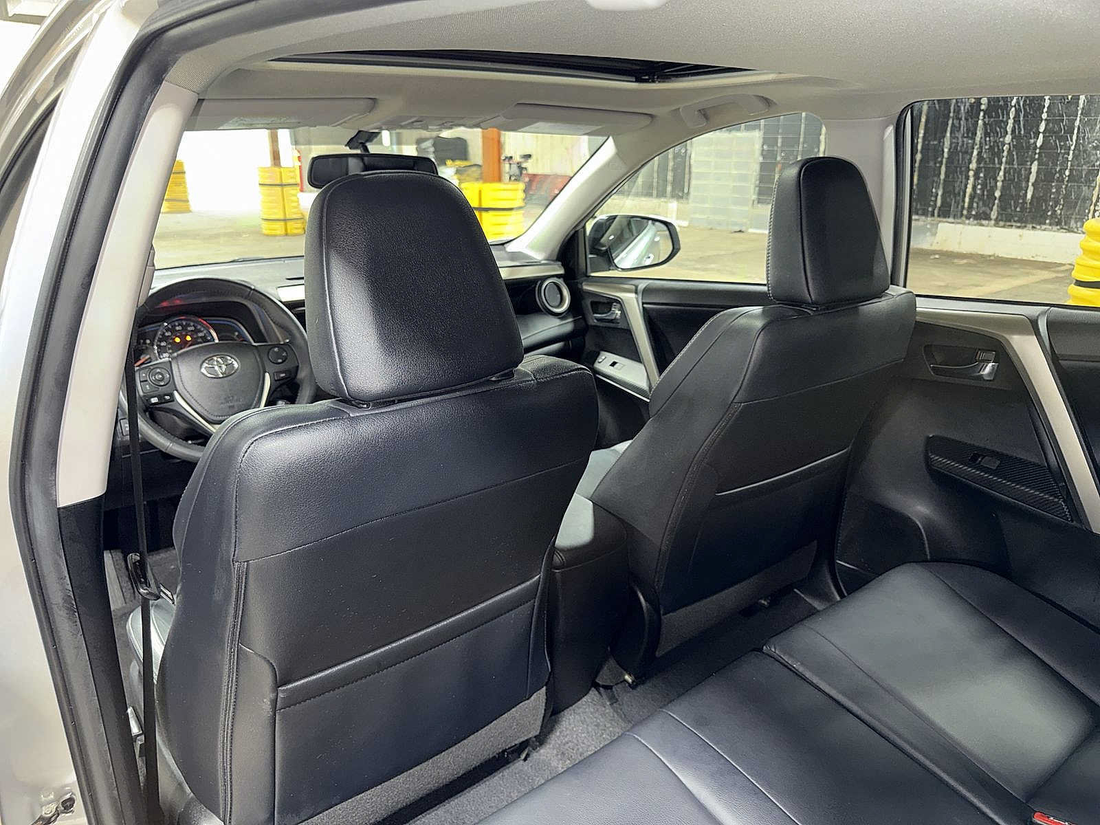 Used 2015 Toyota RAV4 Limited AWD/4WD image 29