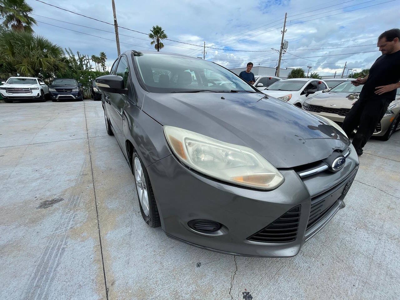 Used 2014 Ford Focus SE FWD image 2