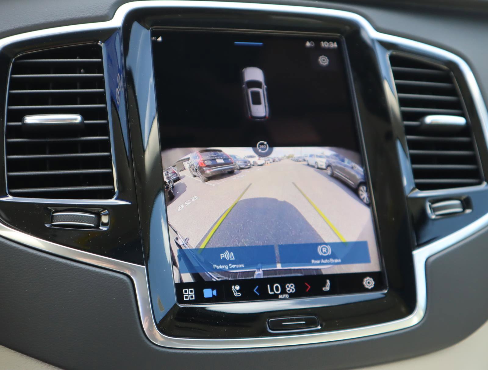 Certified 2024 Volvo XC90 B6 Ultimate image 8