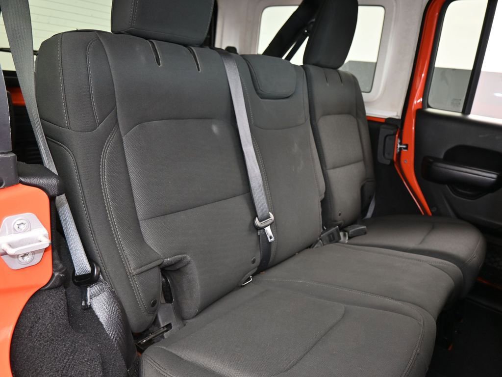 Used 2018 Jeep Wrangler Unlimited Sport S image 39