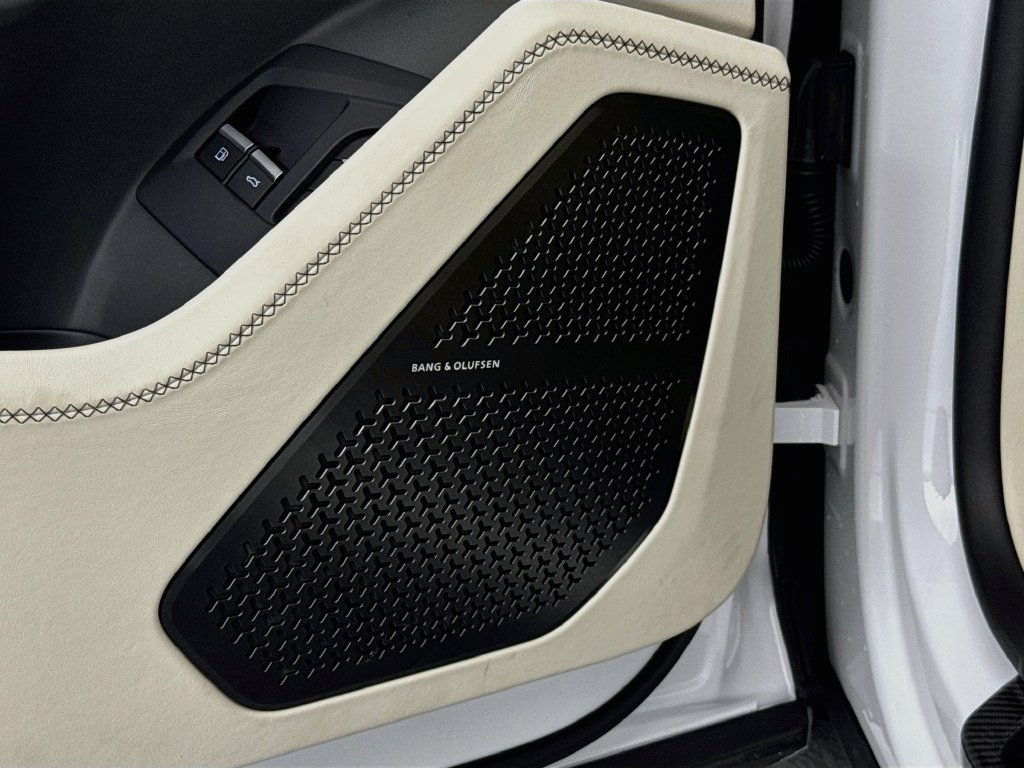 Used 2025 Lamborghini Urus S AWD/4WD image 19