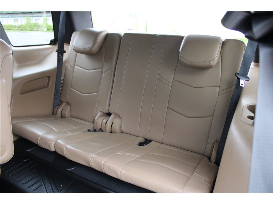 Used 2018 Cadillac Escalade Platinum AWD/4WD image 17