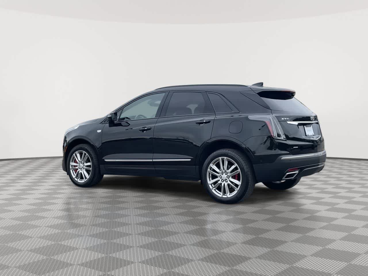 Used 2024 Cadillac XT5 Sportv w/ Technology Package AWD/4WD image 6