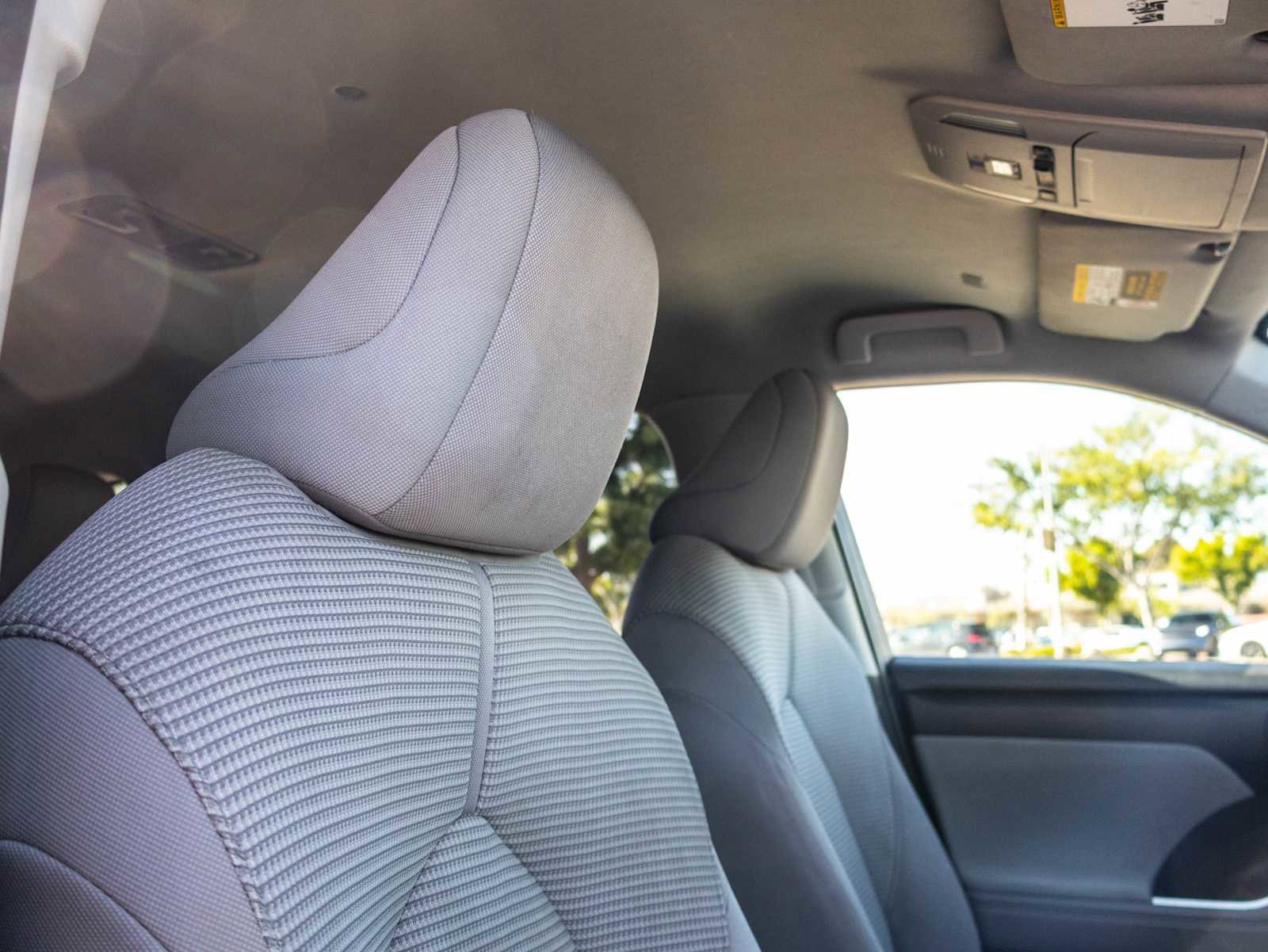 Used 2022 Toyota Highlander LE FWD image 20