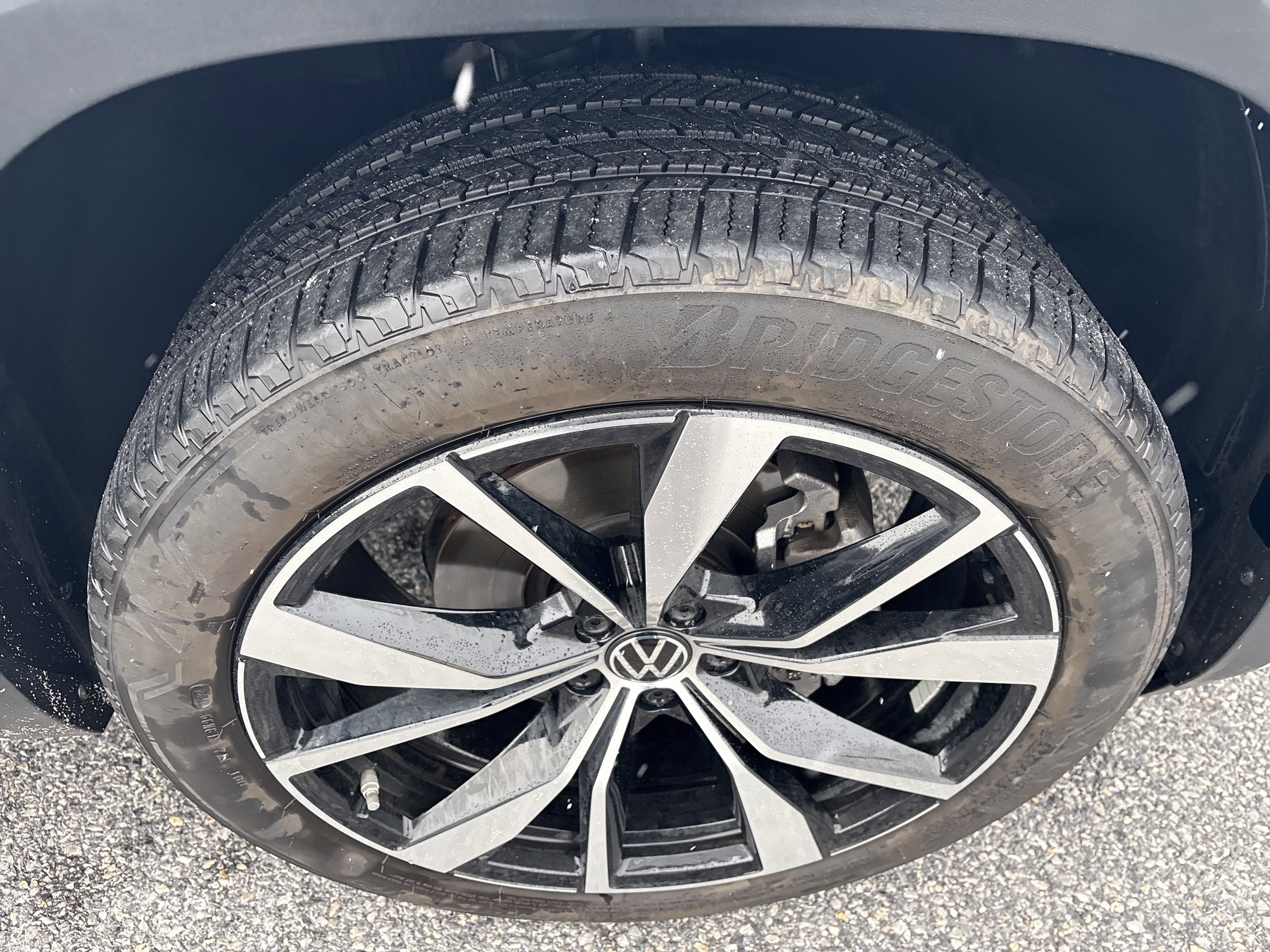 Certified 2024 Volkswagen Atlas SEL Premium R-Line image 22