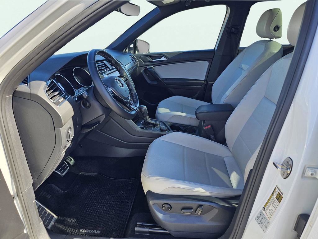 Used 2021 Volkswagen Tiguan SE R-Line image 19