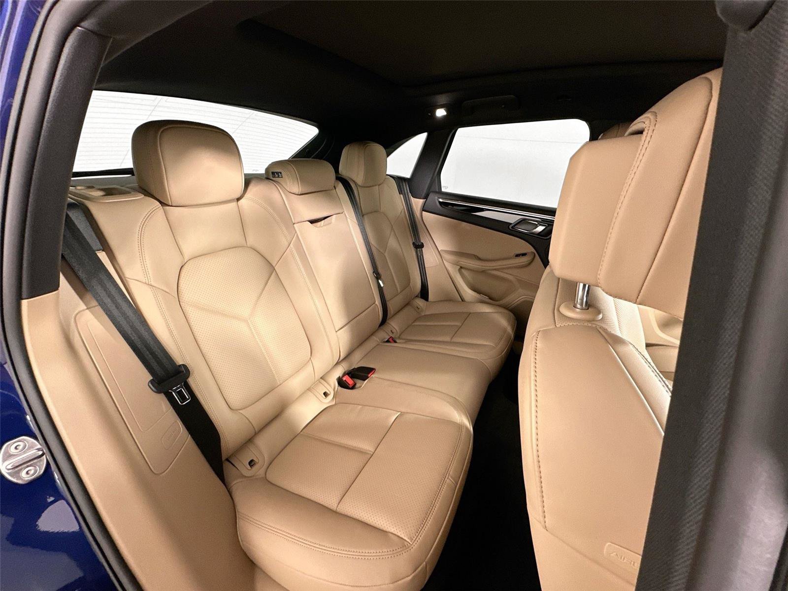 Certified 2026 Porsche Macan Turbo AWD/4WD image 27