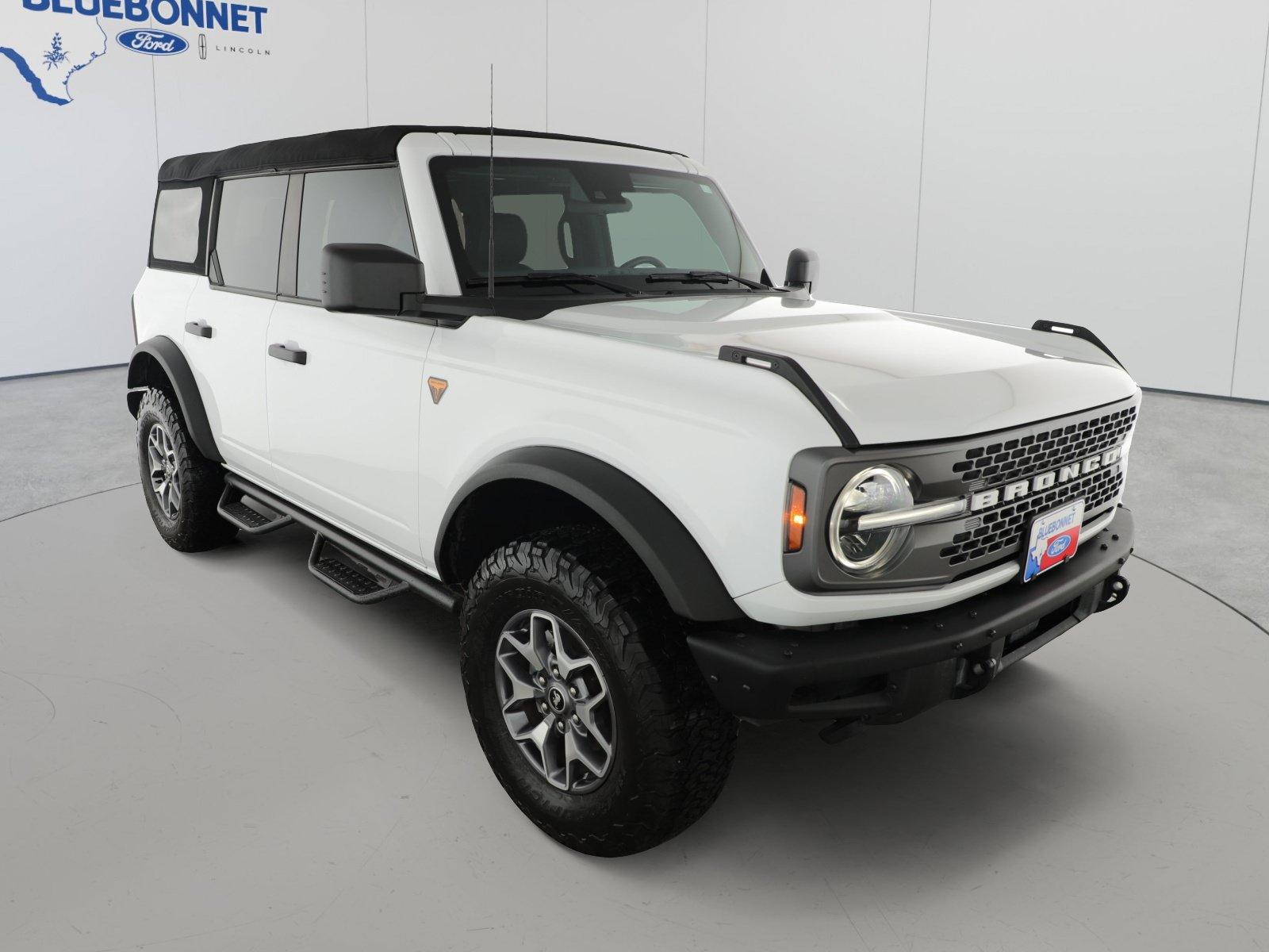 Certified 2024 Ford Bronco Badlands AWD/4WD image 3