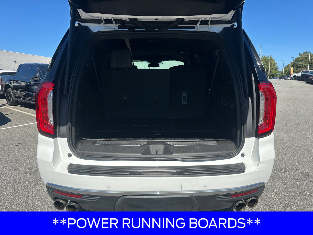 Used 2023 GMC Yukon XL Denali AWD/4WD image 18