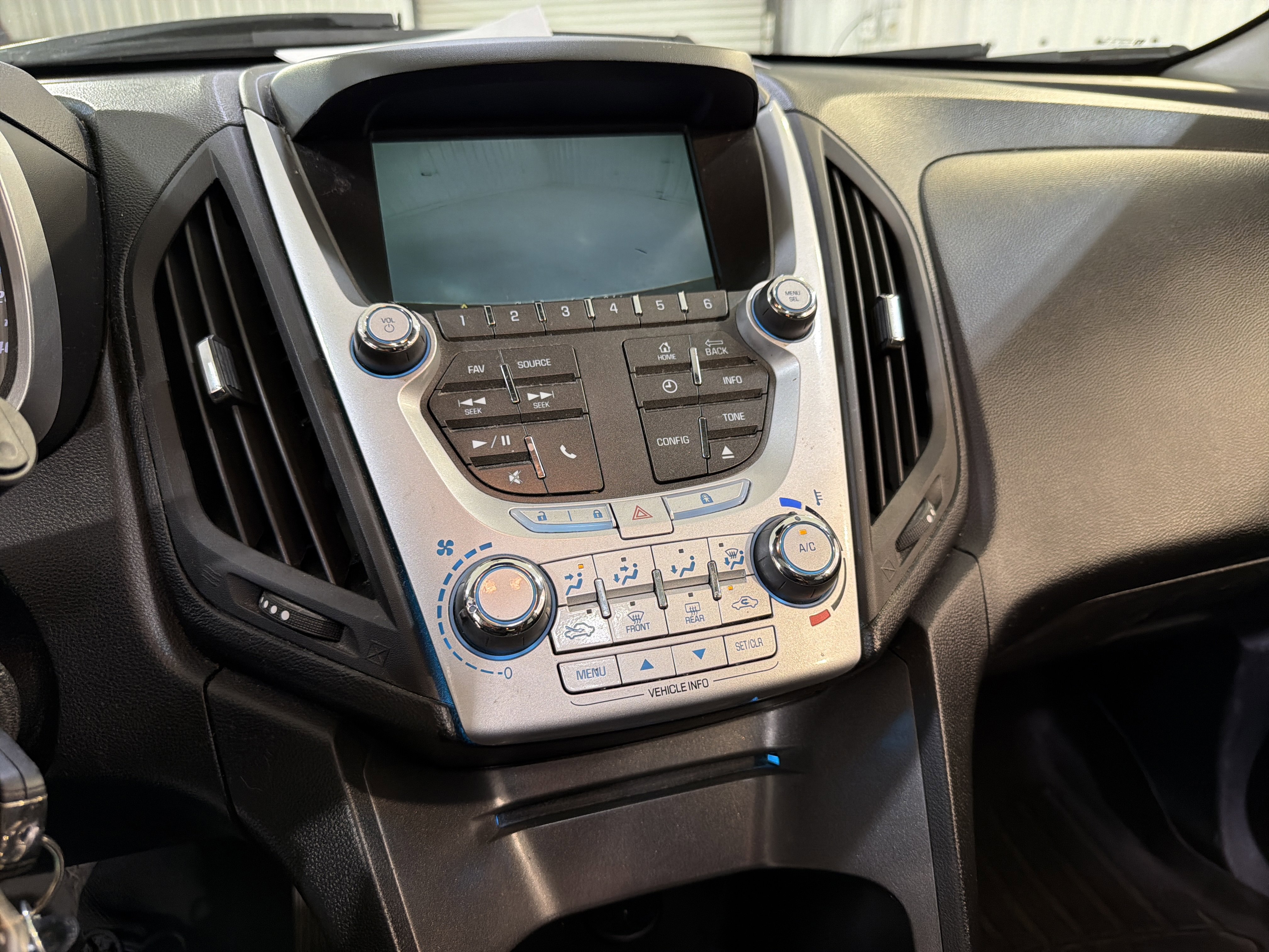 Used 2014 Chevrolet Equinox LT image 19