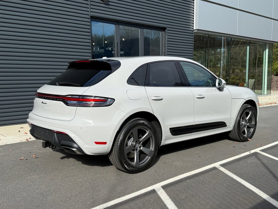 New 2026 Porsche Macan image 7