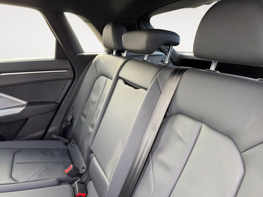 Used 2022 Audi Q3 2.0T Premium image 29