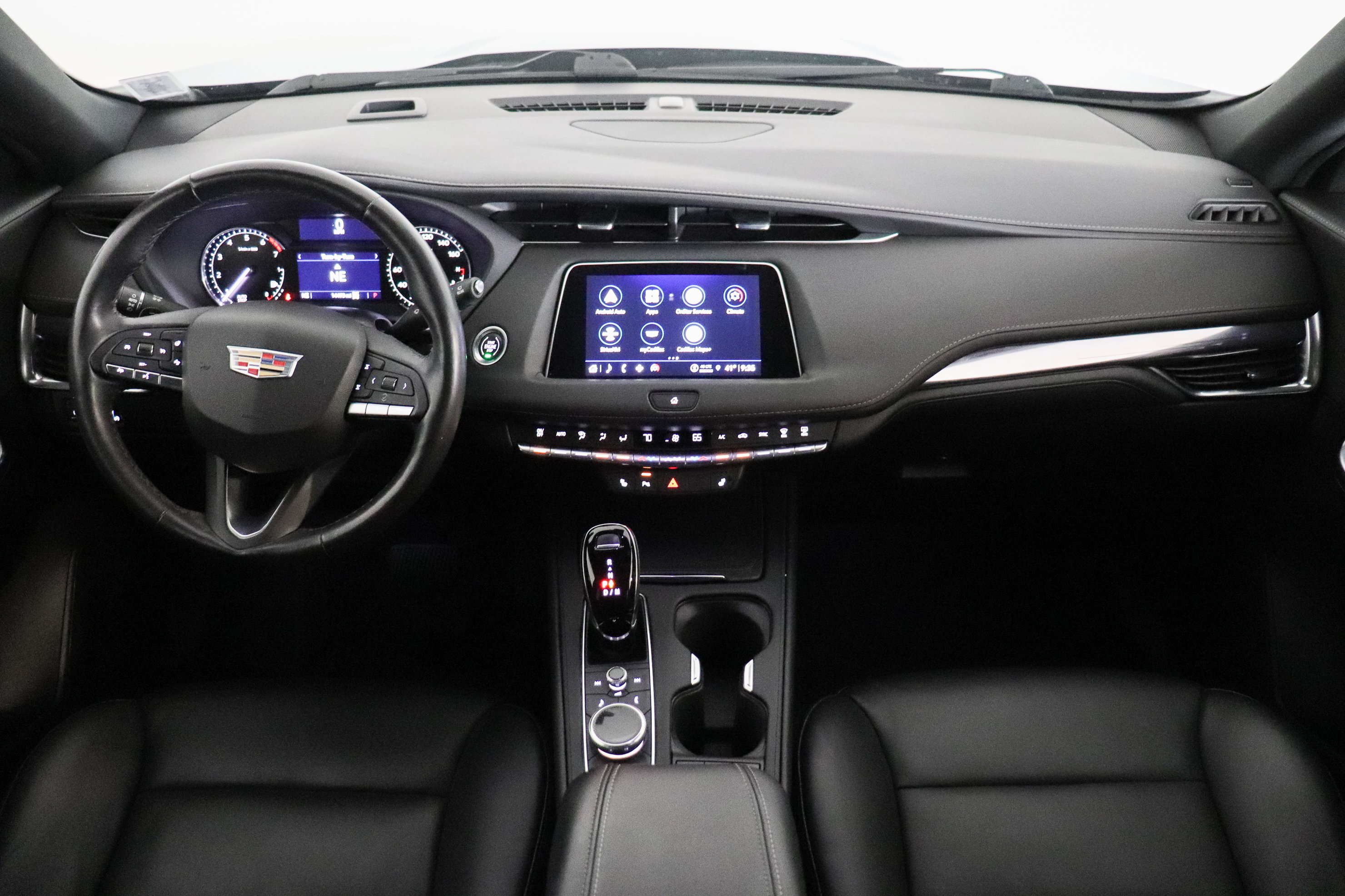 Used 2023 Cadillac XT4 Luxury w/ Cold Weather Package AWD/4WD image 23