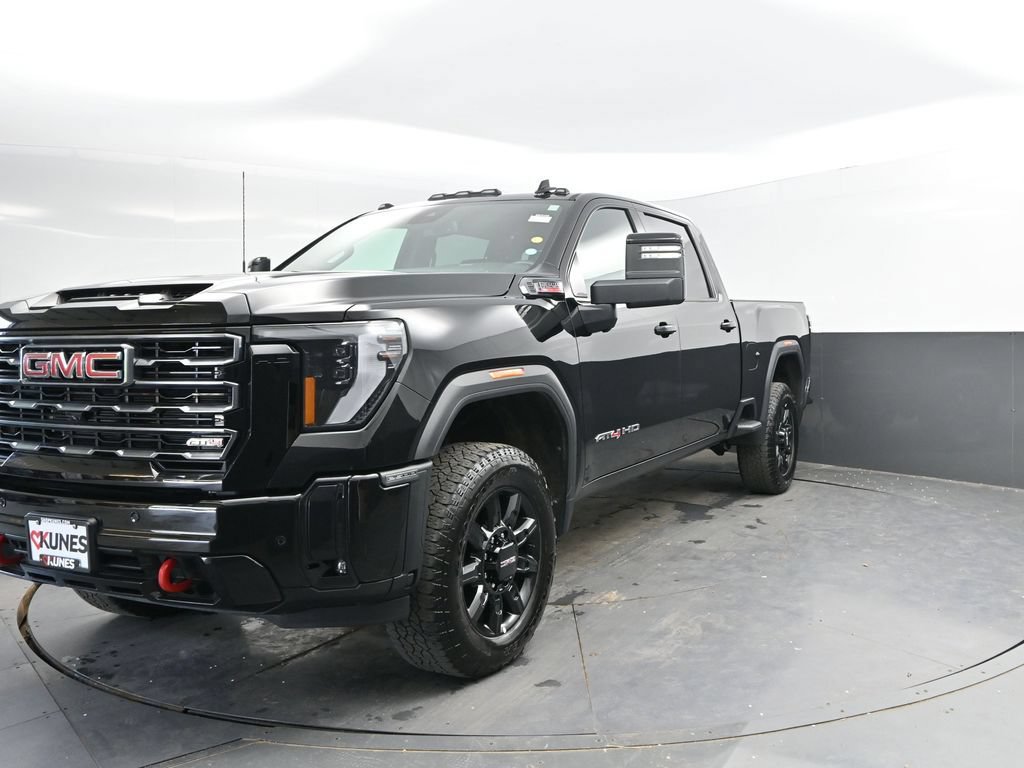 Used 2025 GMC Sierra 2500 AT4 AWD/4WD image 5