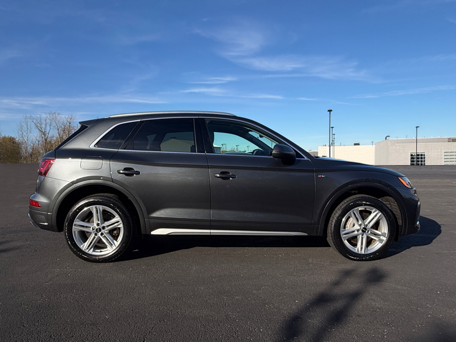 Used 2024 Audi Q5 e Premium Plus w/ Premium Plus Package AWD/4WD image 9
