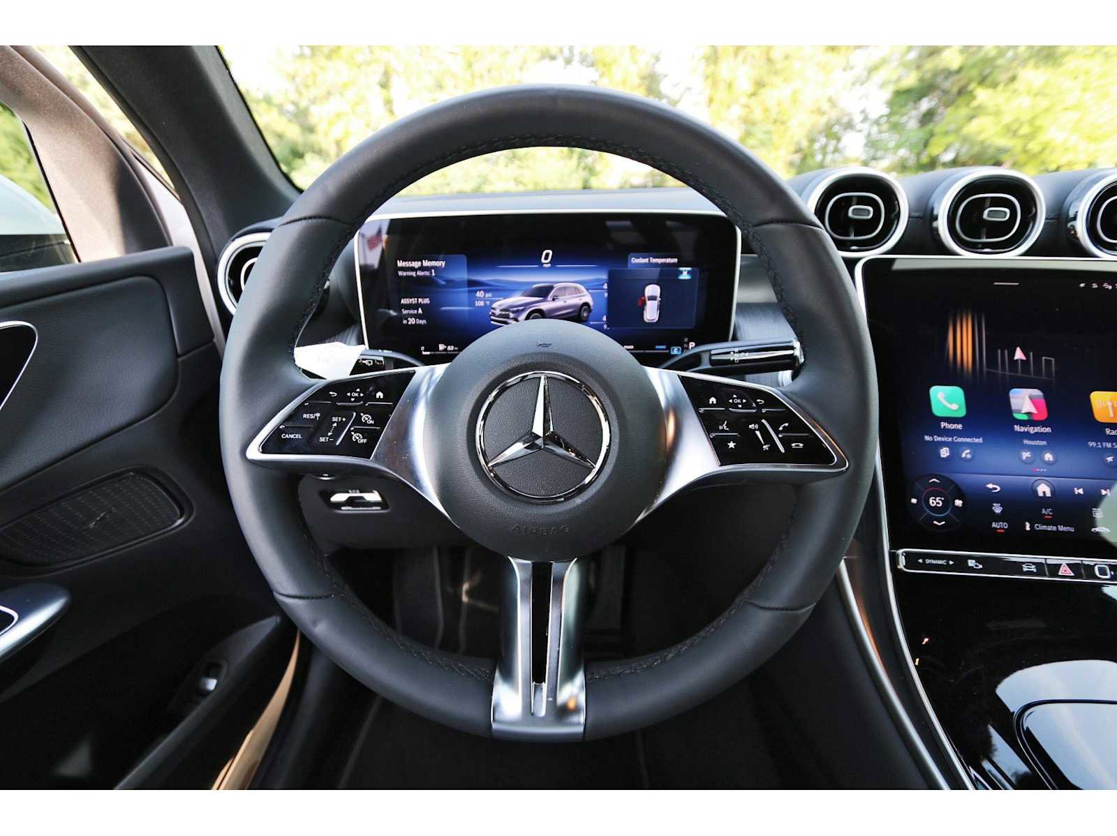 Used 2025 Mercedes-Benz GLC 300 image 13