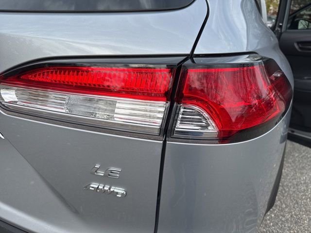 Used 2023 Toyota Corolla Cross LE image 32