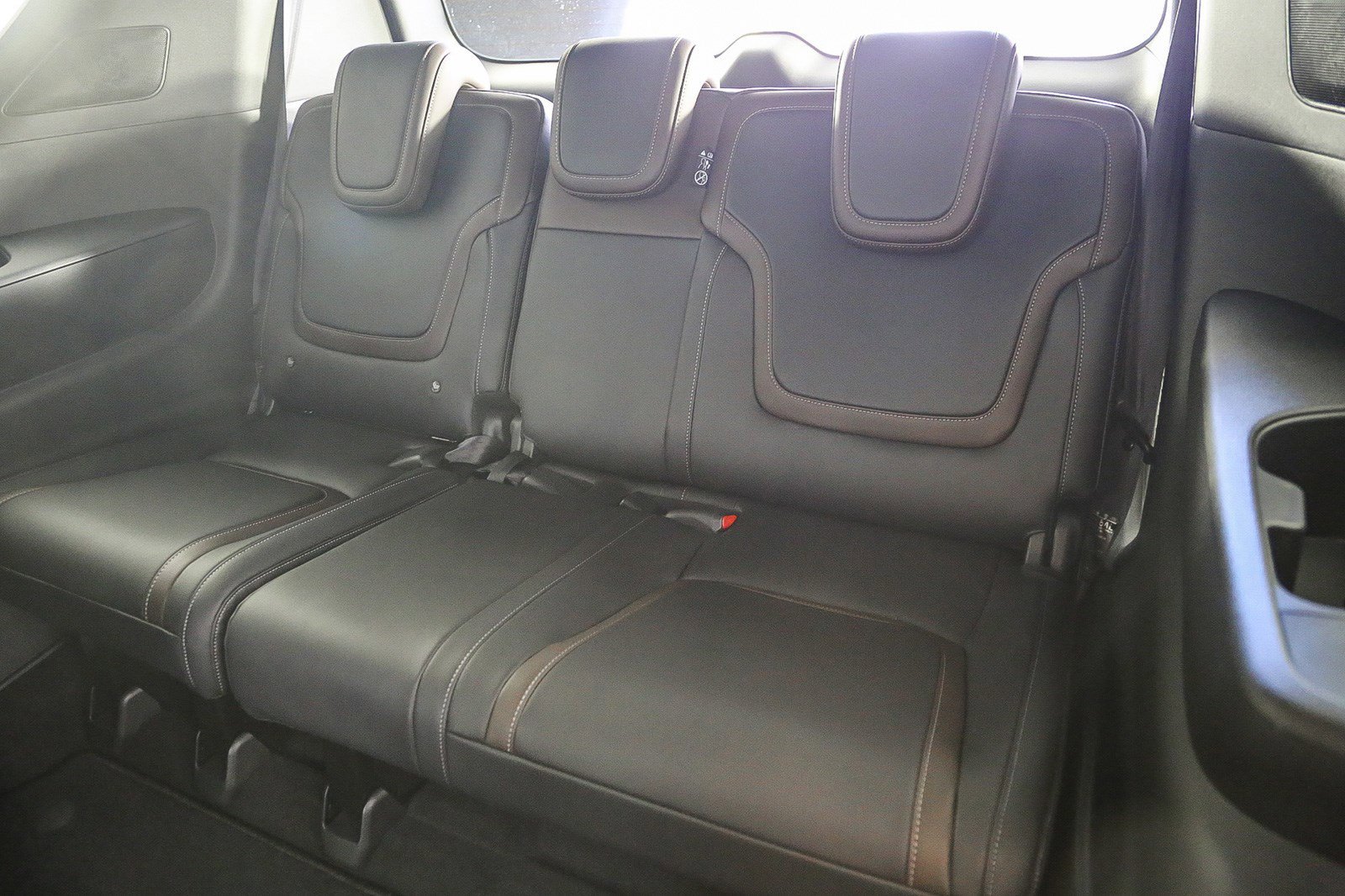 New 2025 Nissan Armada SL w/ Captain's Chari Seat Package image 25