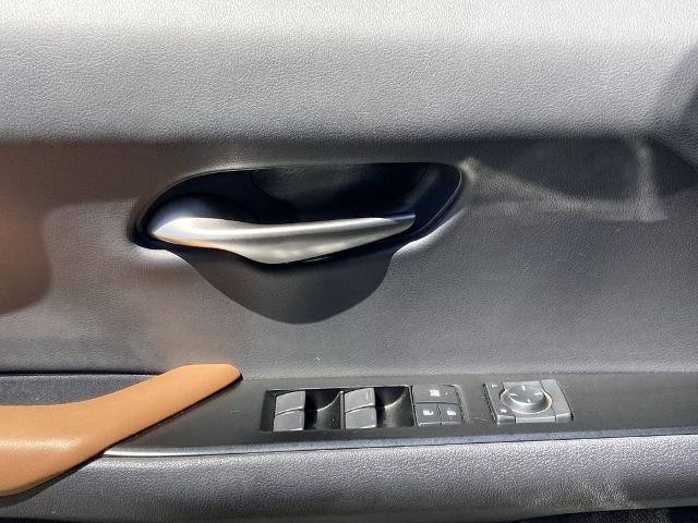 Used 2021 Lexus UX 250h image 22