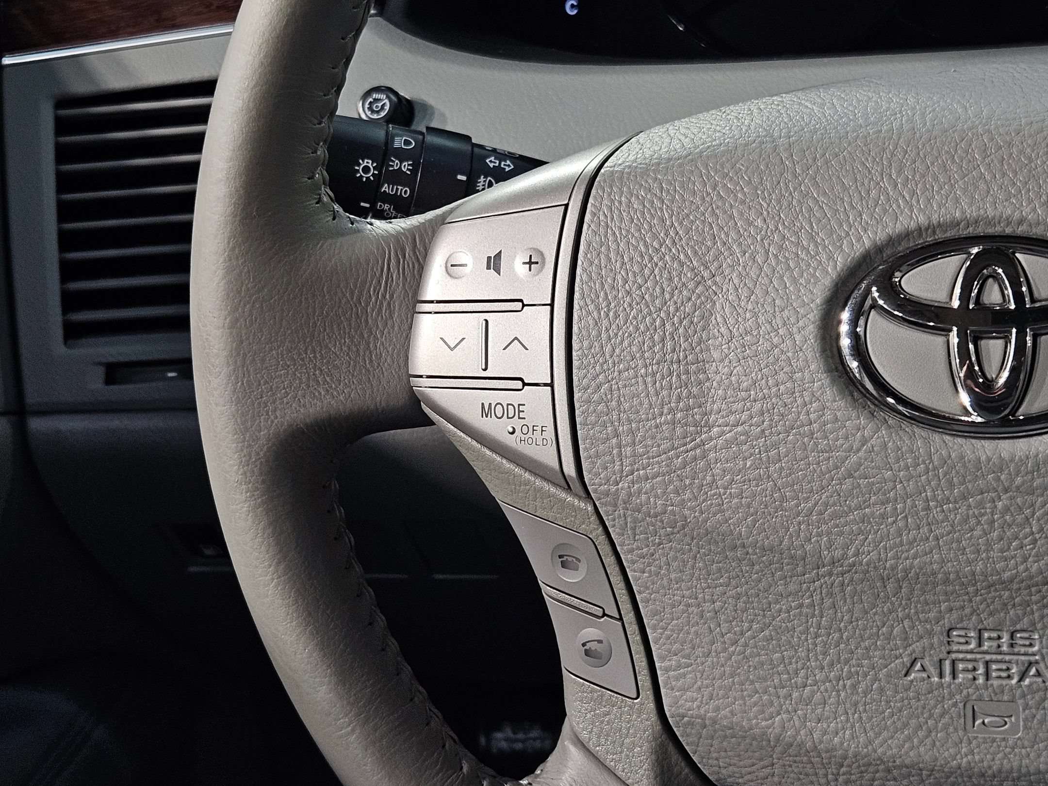 Used 2009 Toyota Avalon XLS FWD image 28