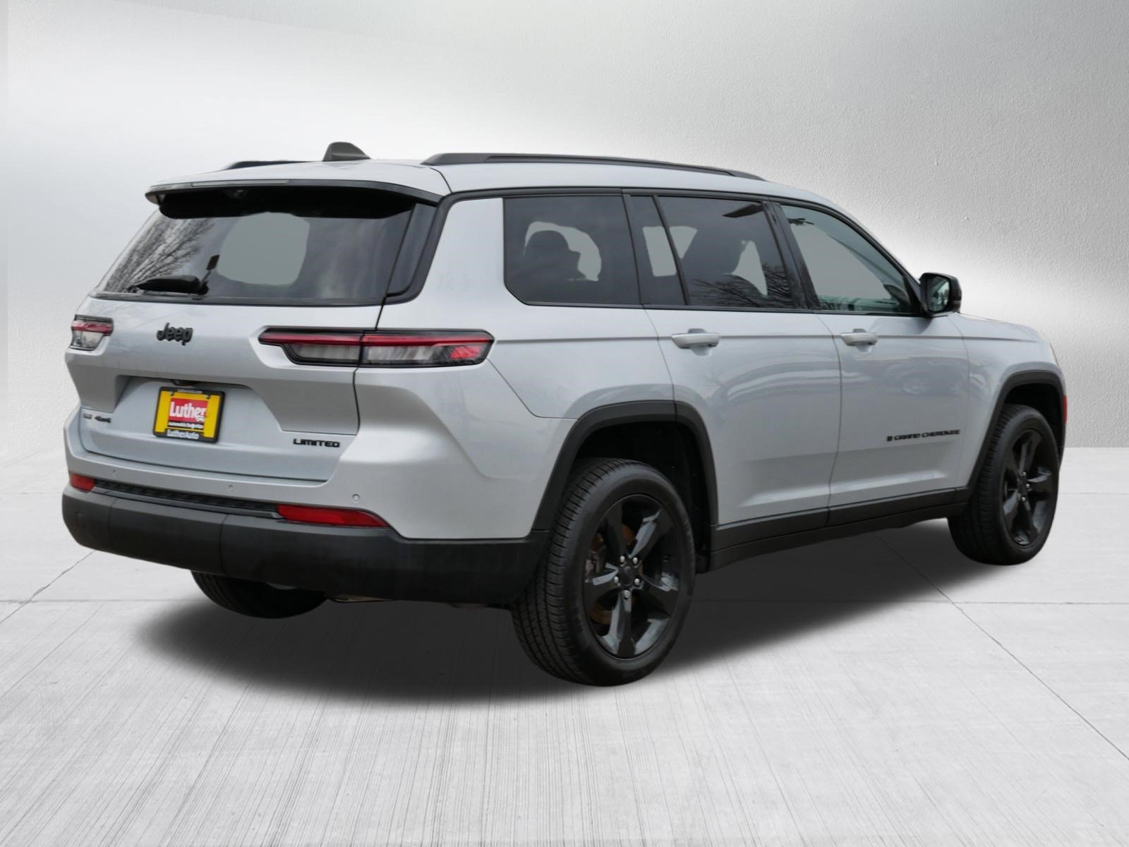 Used 2023 Jeep Grand Cherokee L Limited w/ Luxury Tech Group II AWD/4WD image 5