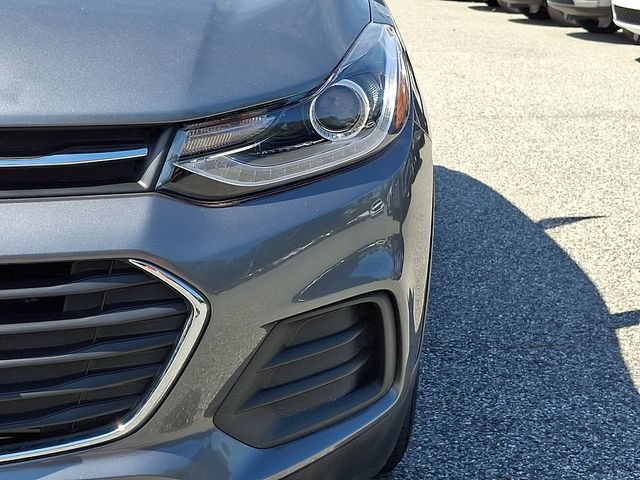 Used 2019 Chevrolet Trax LT w/ LT Convenience Package FWD image 9