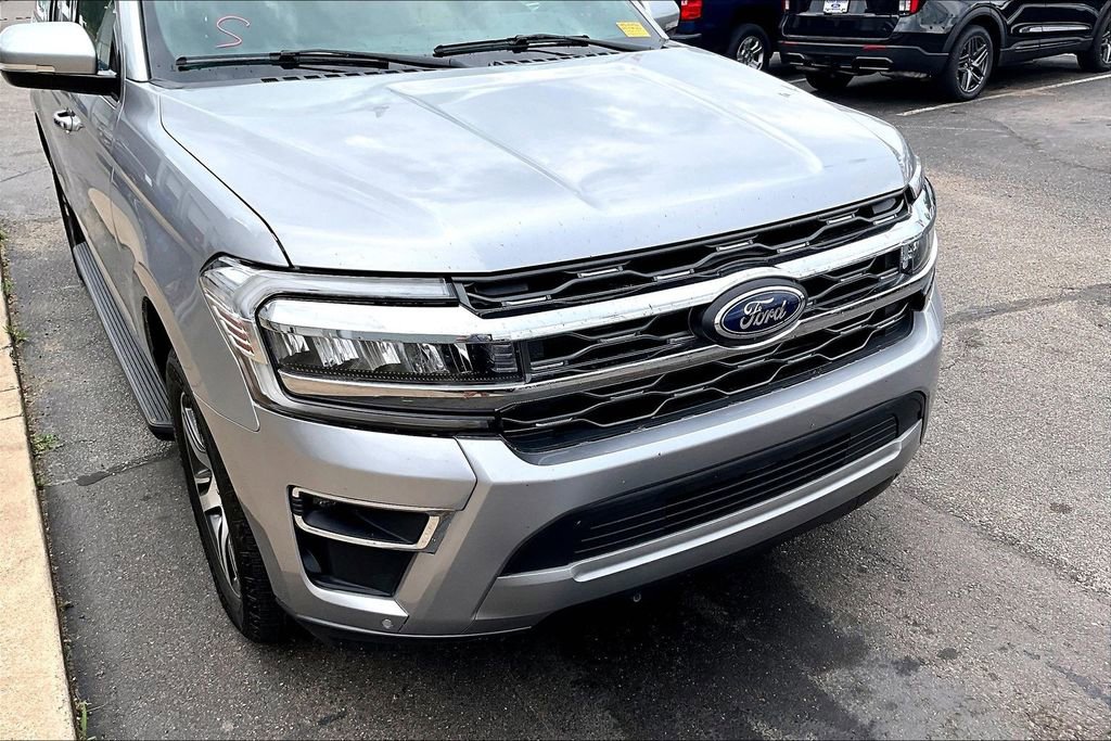 Used 2024 Ford Expedition Max Limited RWD image 5
