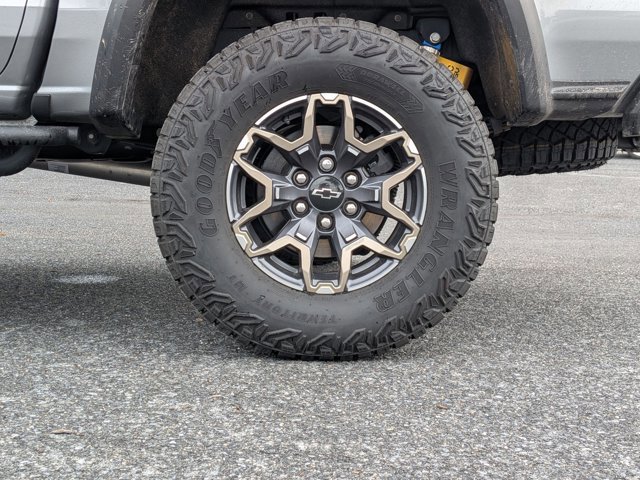 Used 2024 Chevrolet Colorado ZR2 w/ ZR2 Convenience Package III AWD/4WD image 15