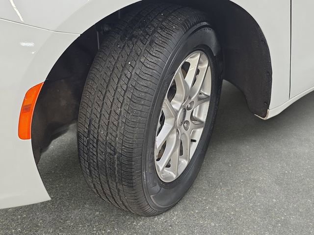 Used 2025 Chrysler Pacifica Select image 29