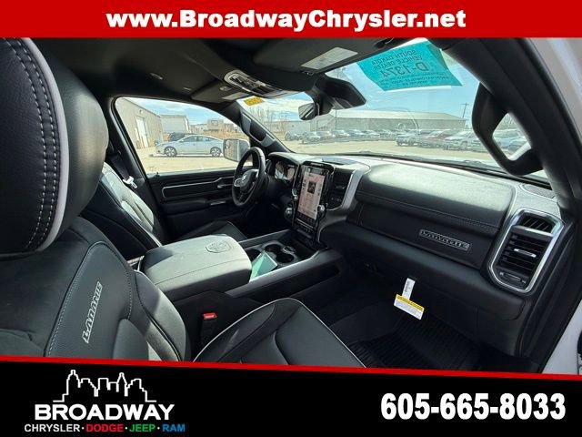 Used 2025 RAM 1500 Laramie AWD/4WD image 9