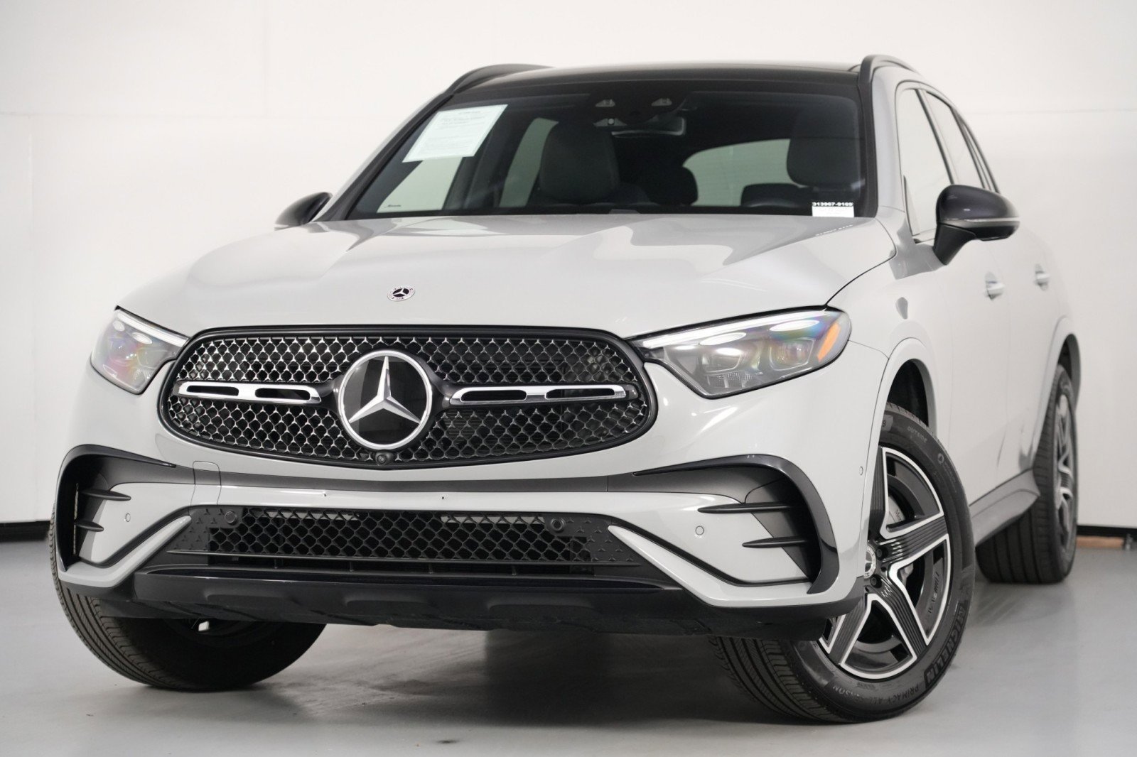 Used 2025 Mercedes-Benz GLC 300 4MATIC w/ AMG Line image 3