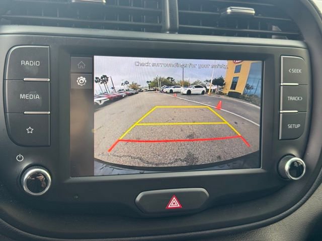 Certified 2025 Kia Soul LX image 21