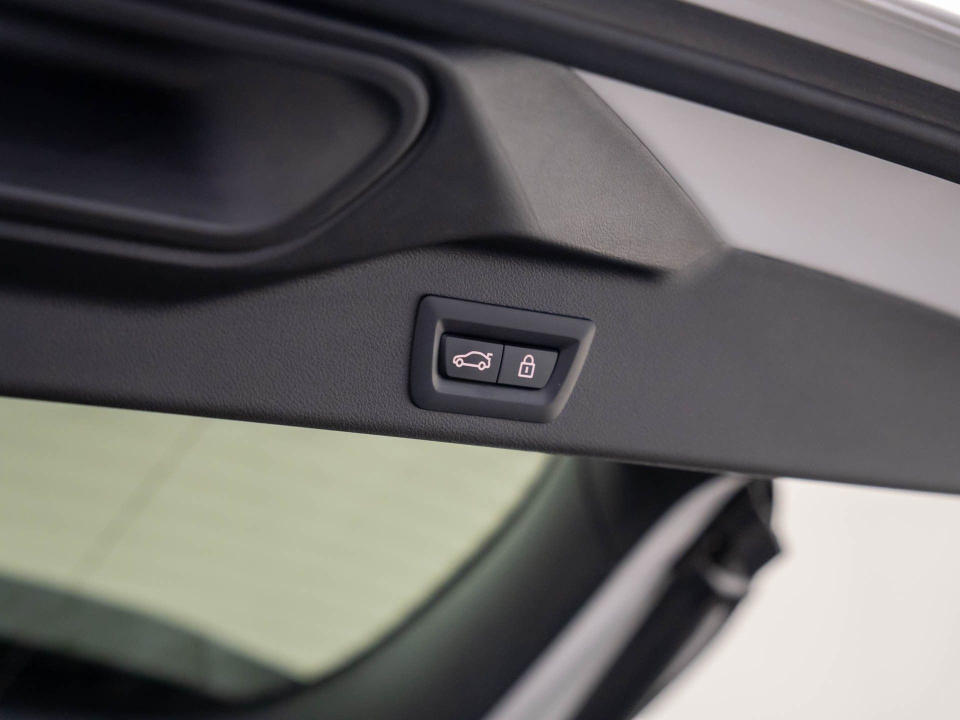 Used 2023 BMW X5 xDrive40i w/ M Sport Package image 34