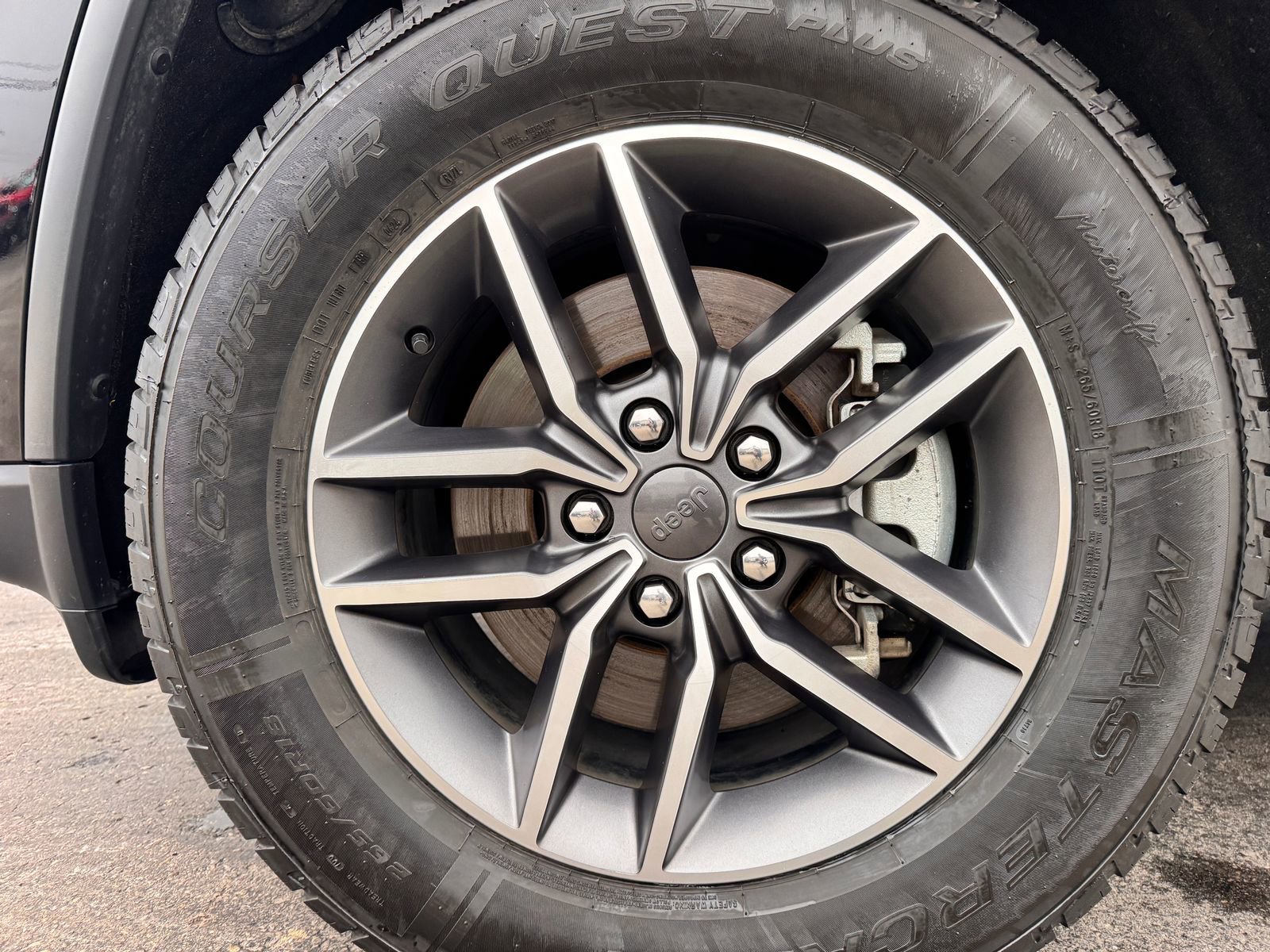 Used 2021 Jeep Grand Cherokee Limited w/ Luxury Group II image 31